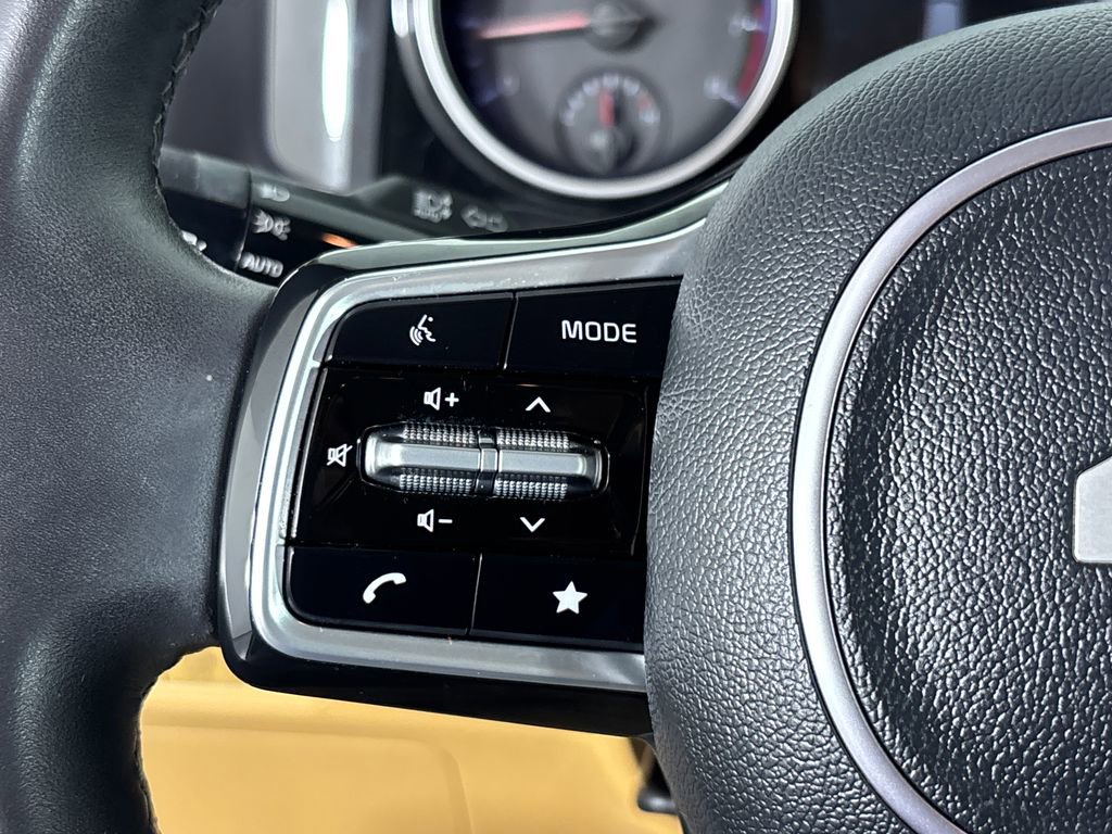 Certified 2024 Kia Carnival EX image 14