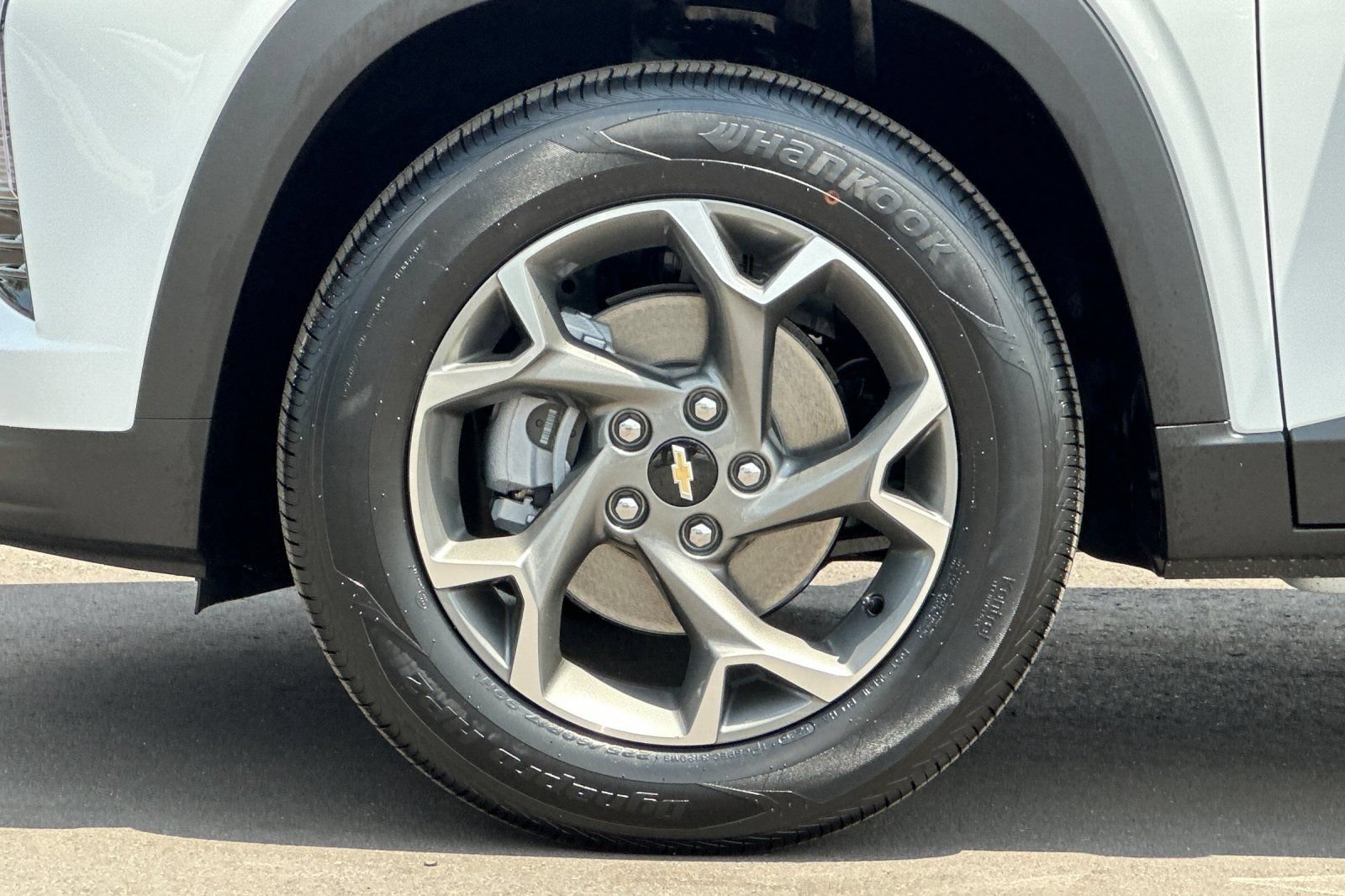 New 2026 Chevrolet Trax LT FWD image 25