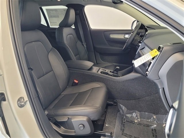 Certified 2026 Volvo XC40 B5 Core w/ Climate Package image 12