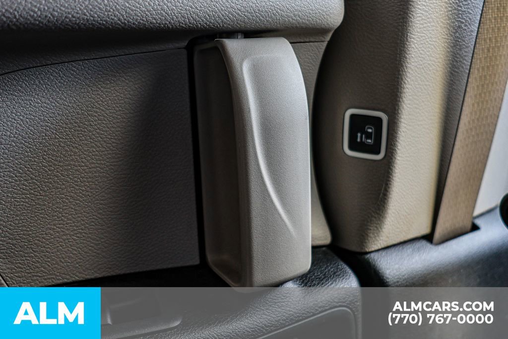 Used 2024 Chrysler Pacifica Touring-L FWD image 57