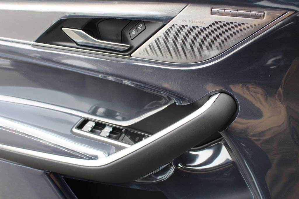 Used 2026 Jaguar F-PACE R-Dynamic S image 18