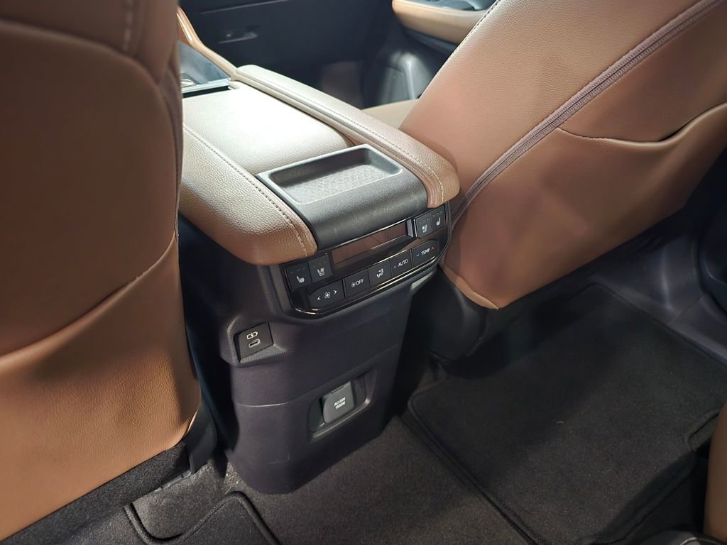 Used 2024 Toyota Grand Highlander MAX Platinum image 15