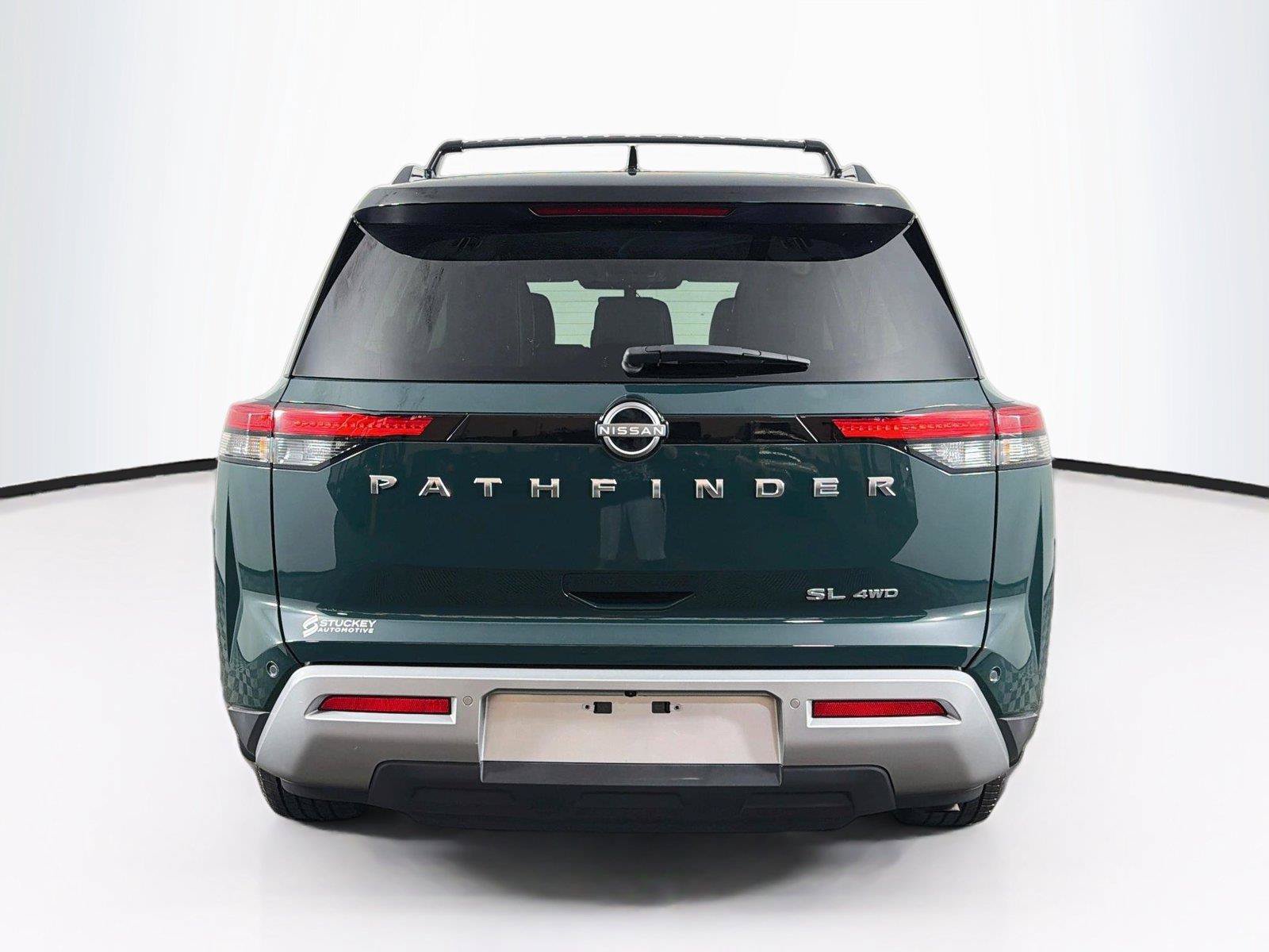 Used 2023 Nissan Pathfinder SL AWD/4WD image 10