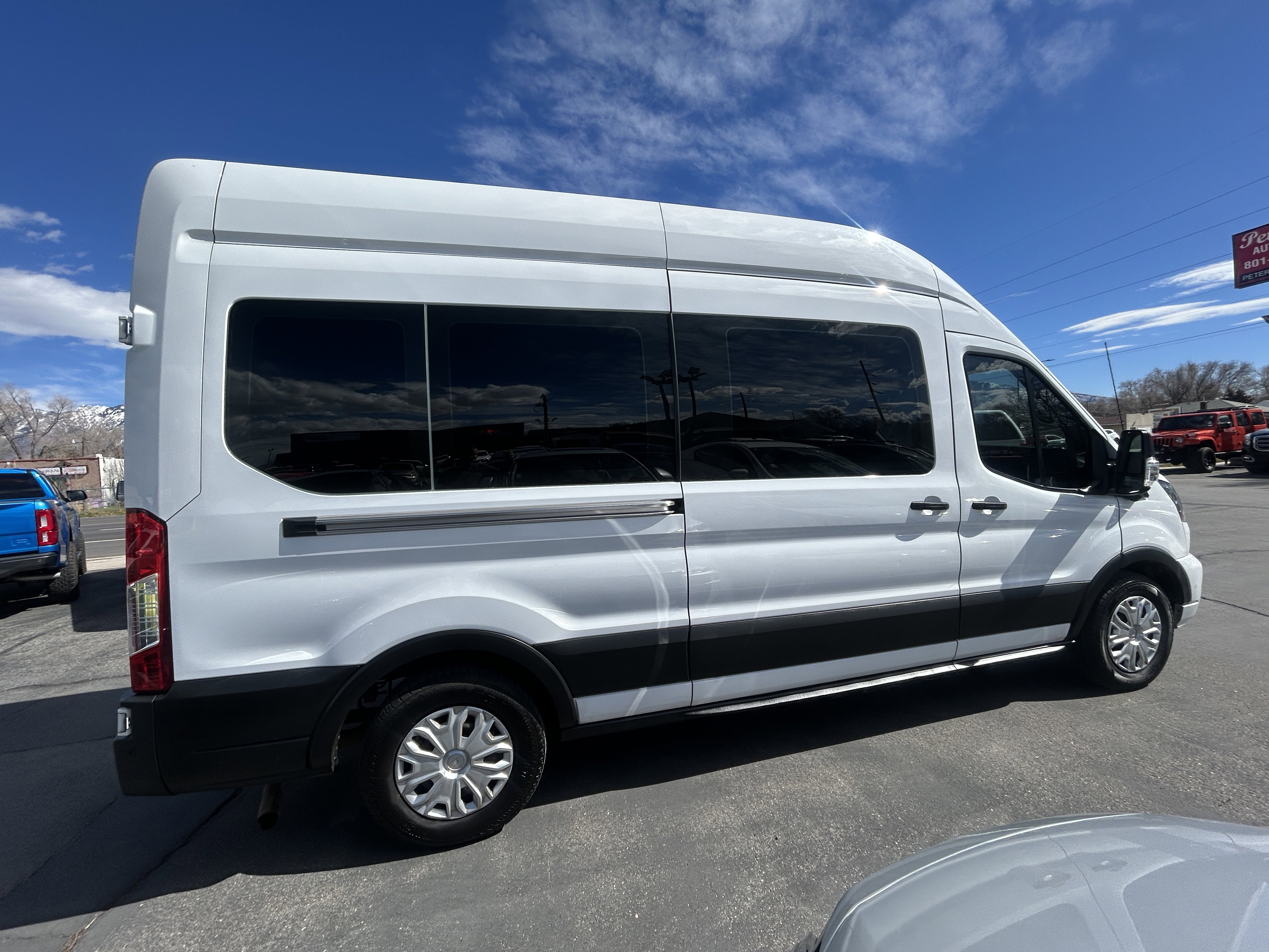 Used 2023 Ford Transit 350 XLT image 5