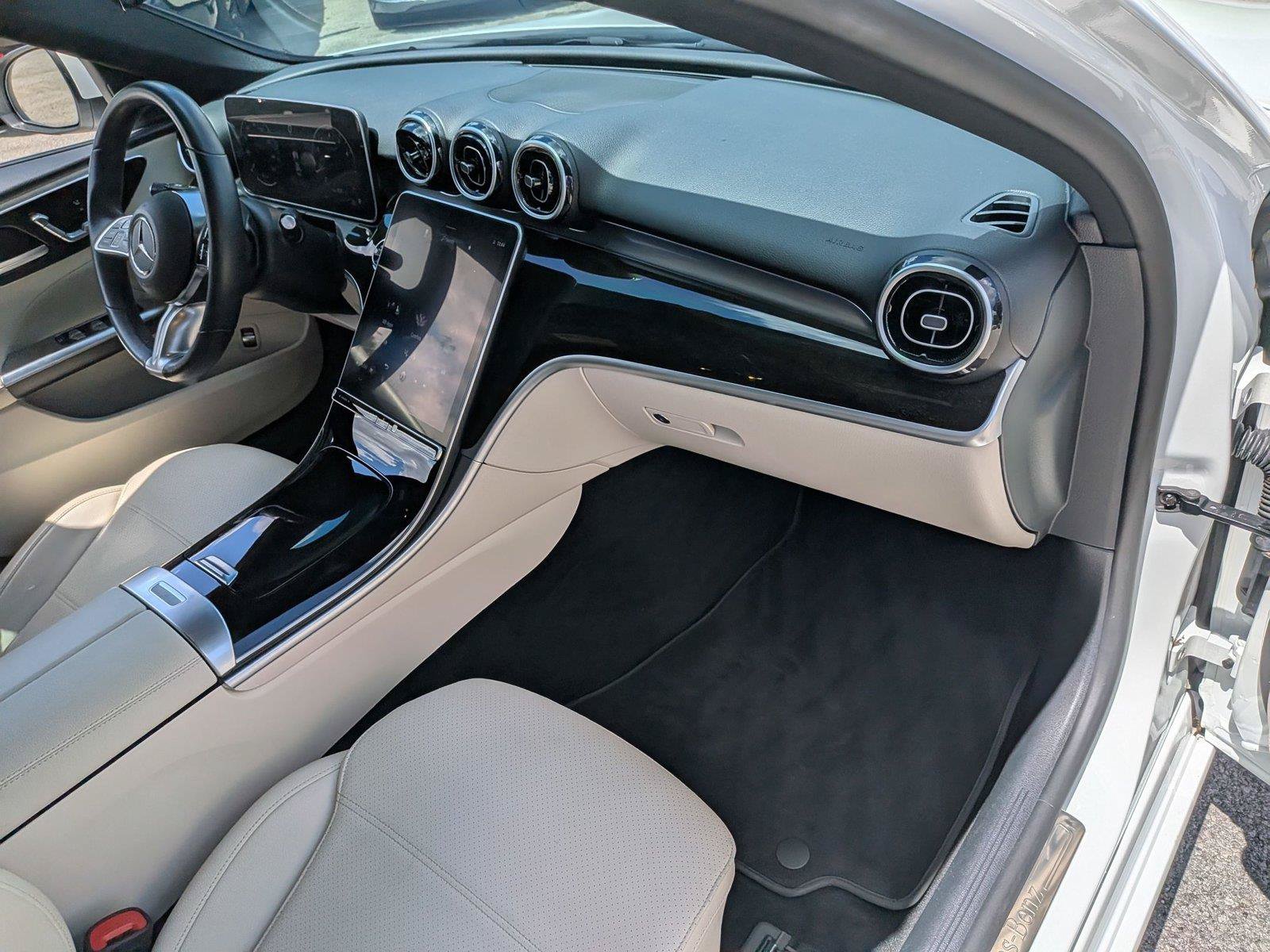 Used 2022 Mercedes-Benz C 300 Sedan image 37