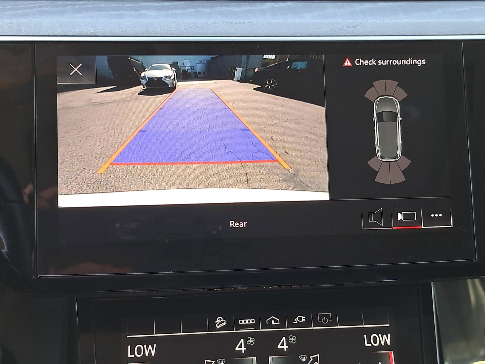 Used 2024 Audi Q8 e-tron Premium AWD/4WD image 24