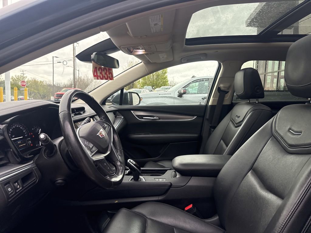Used 2019 Cadillac XT5 Luxury AWD/4WD image 16