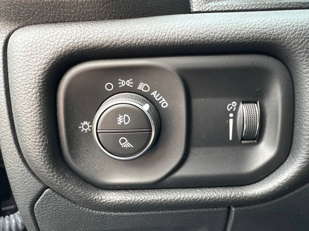 Used 2022 RAM 1500 Big Horn AWD/4WD image 21