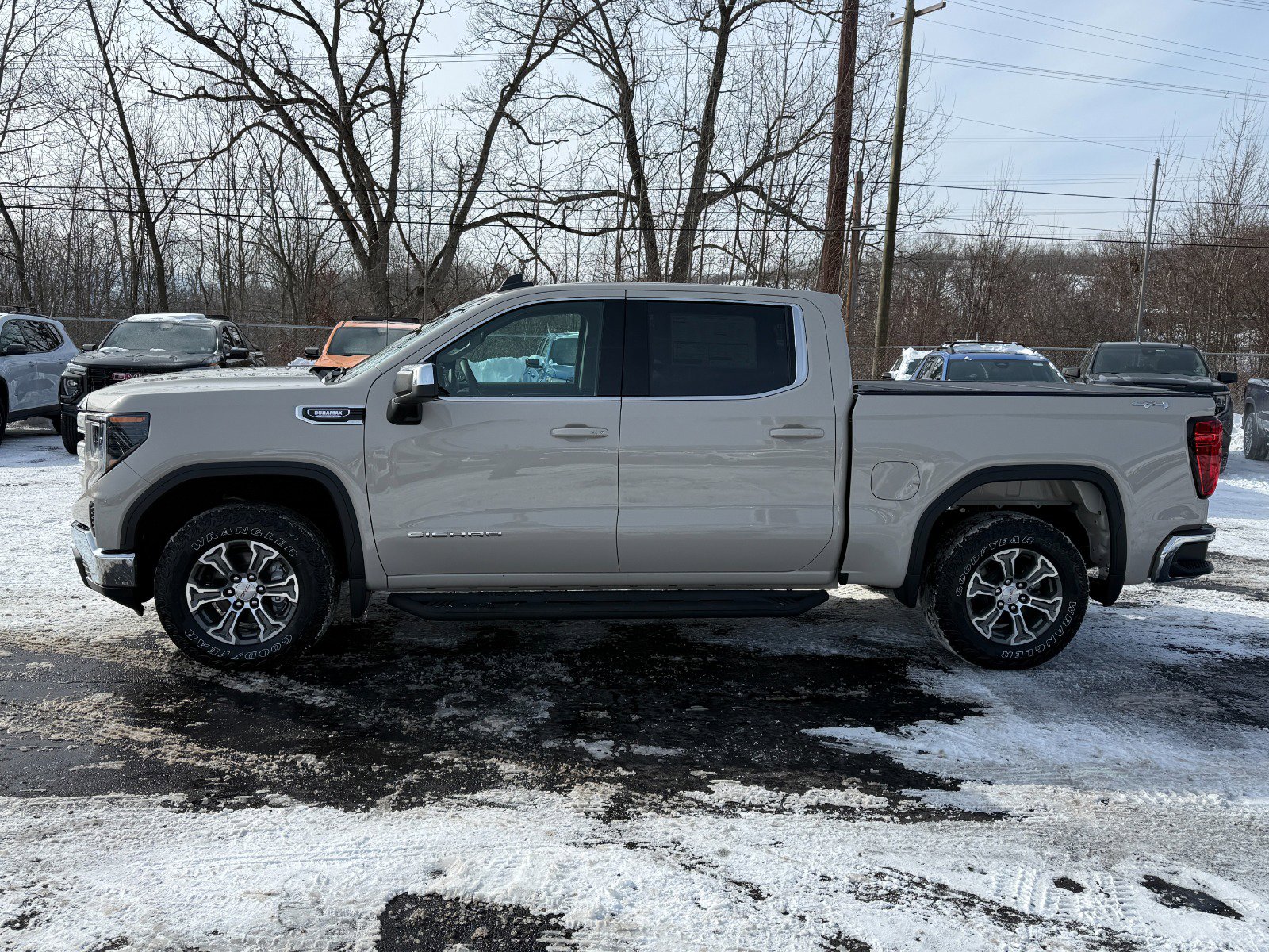 New 2026 GMC Sierra 1500 SLE w/ Max Trailering Package image 2