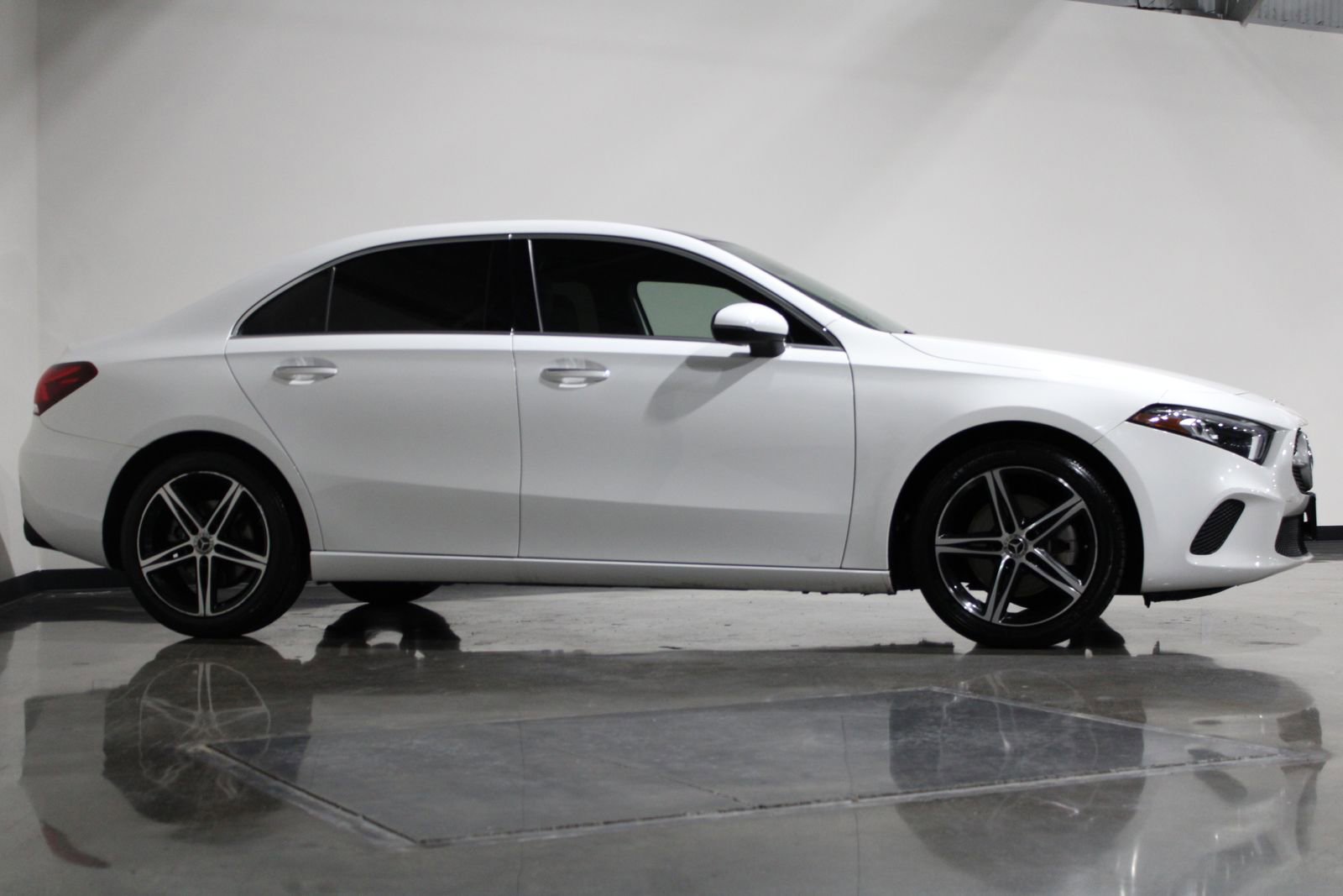 Used 2019 Mercedes-Benz A 220 A 220 image 2