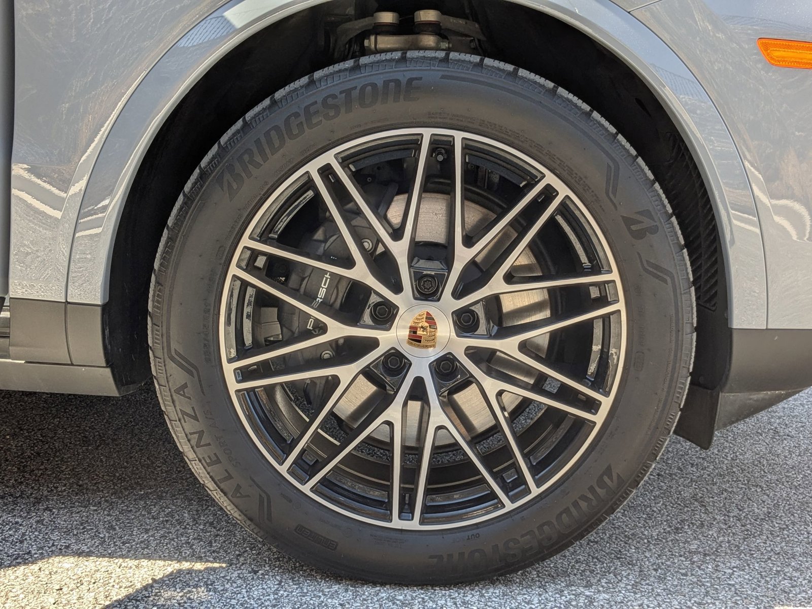 Certified 2025 Porsche Cayenne AWD/4WD image 26