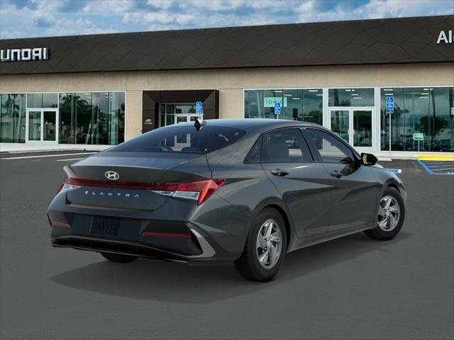 New 2026 Hyundai Elantra SE FWD image 4