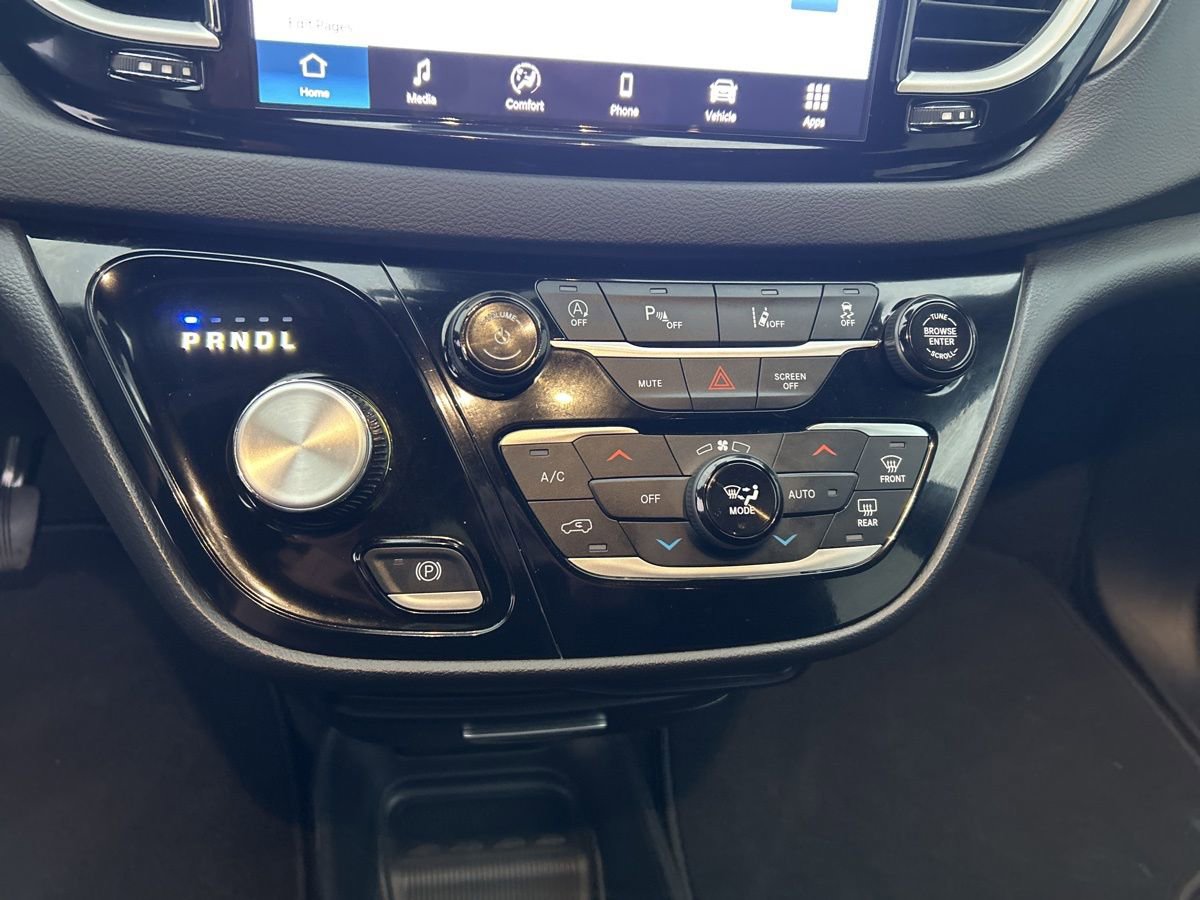 Used 2025 Chrysler Pacifica Select FWD image 24