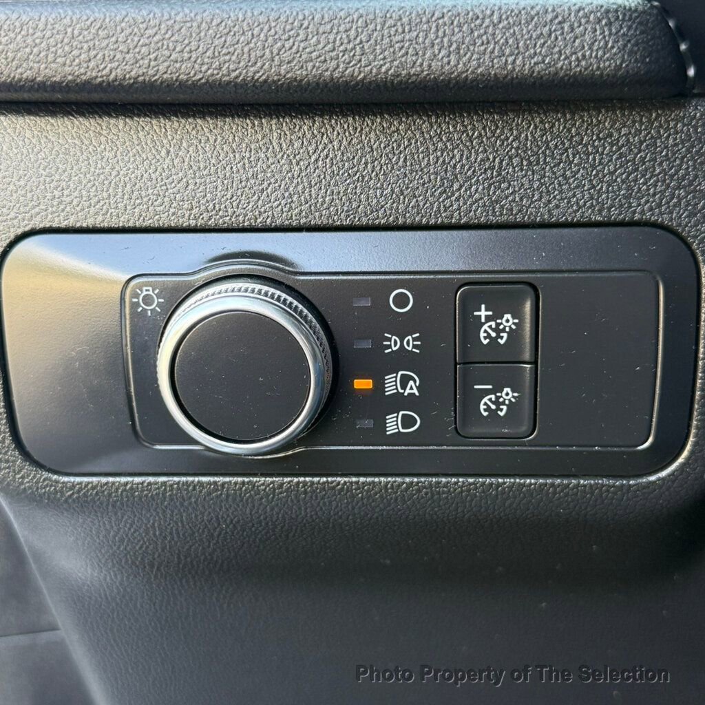 Used 2020 Ford Escape SE image 30