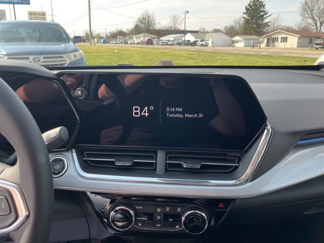New 2026 Chevrolet Trax LT w/ Sunroof Package FWD image 15