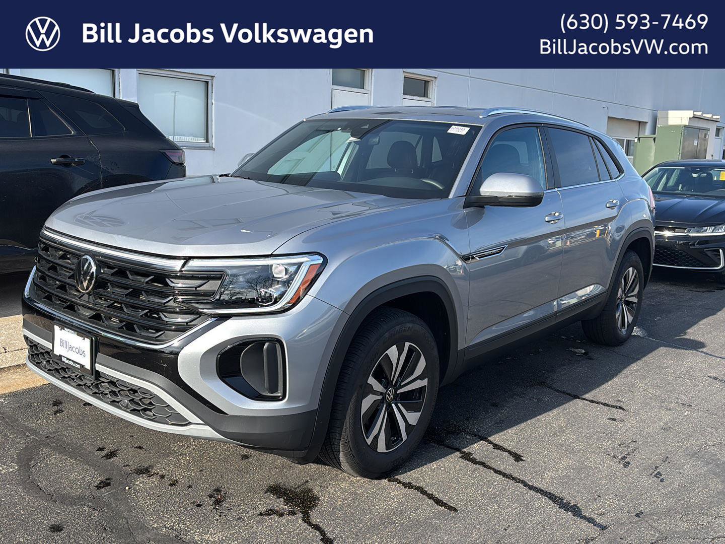 Used 2025 Volkswagen Atlas Cross Sport SE image 1