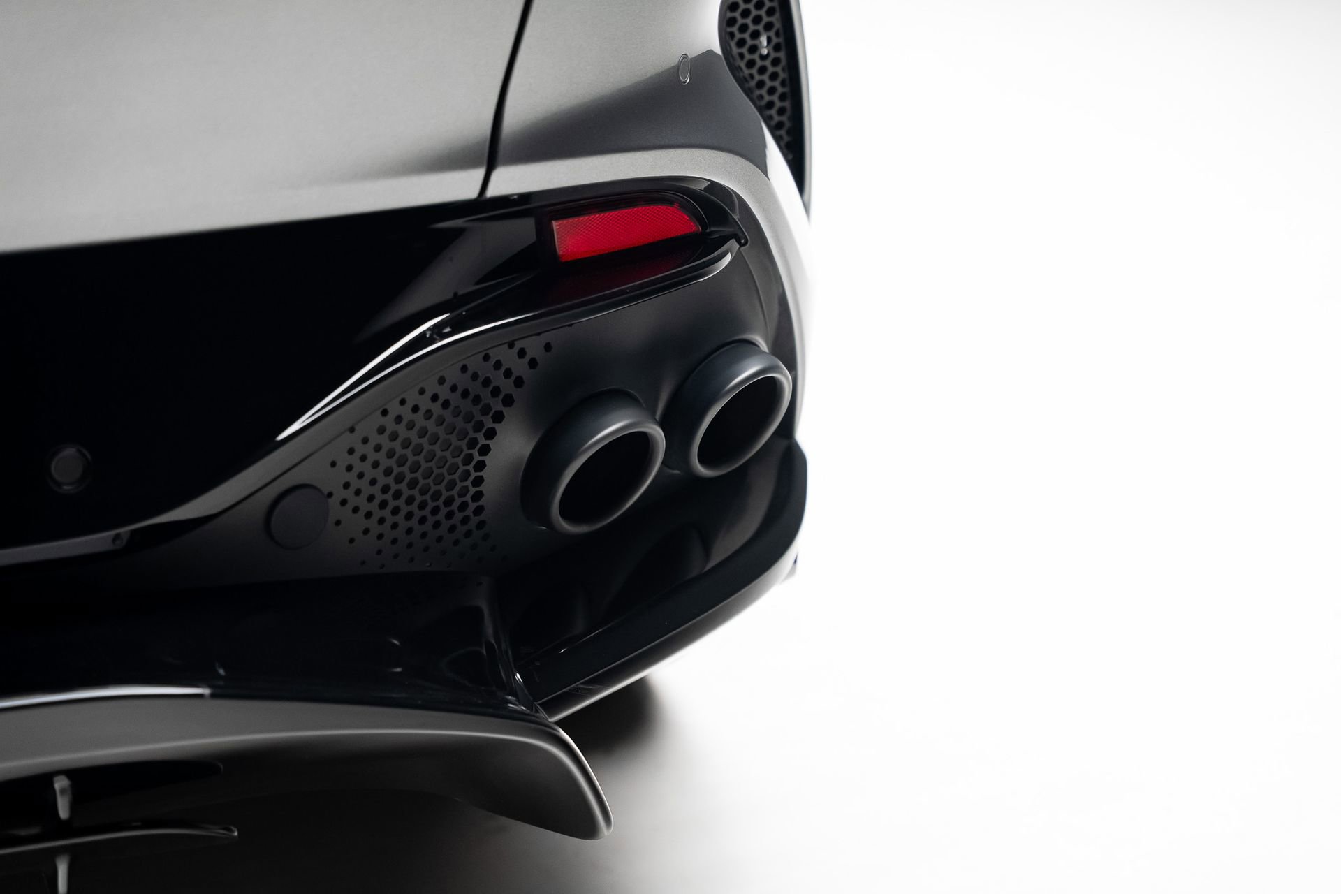 Used 2023 Aston Martin DBX 707 image 31