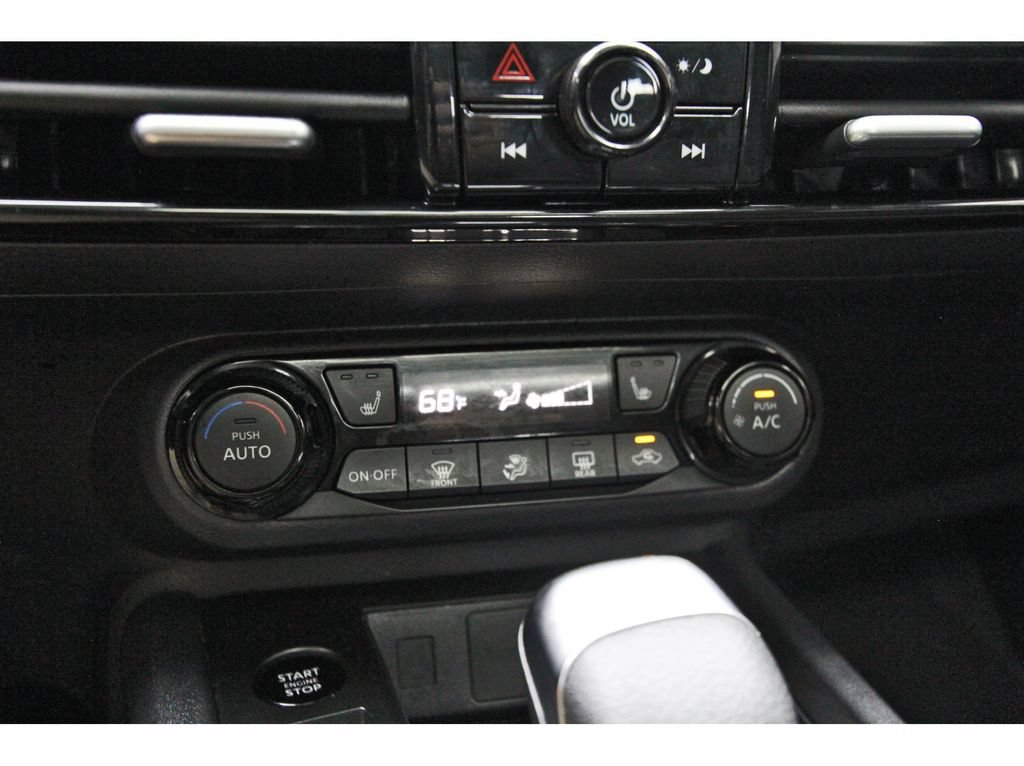 Used 2026 Nissan Kicks SV w/ SV Premium Package FWD image 27