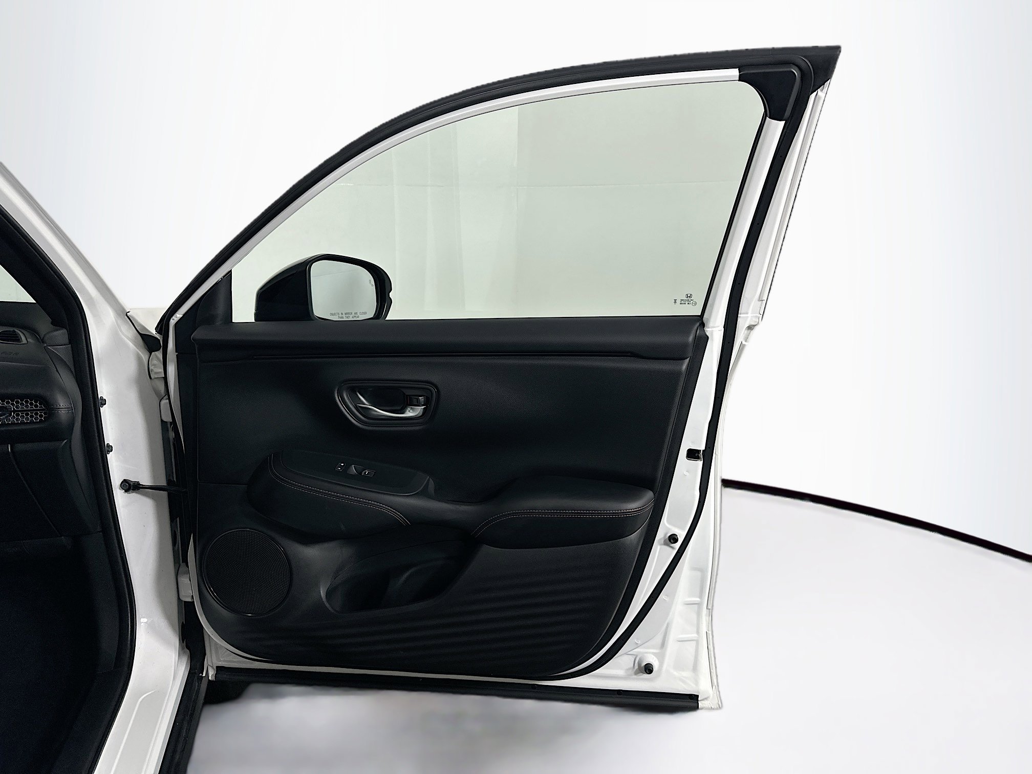 Used 2025 Honda HR-V Sport image 30