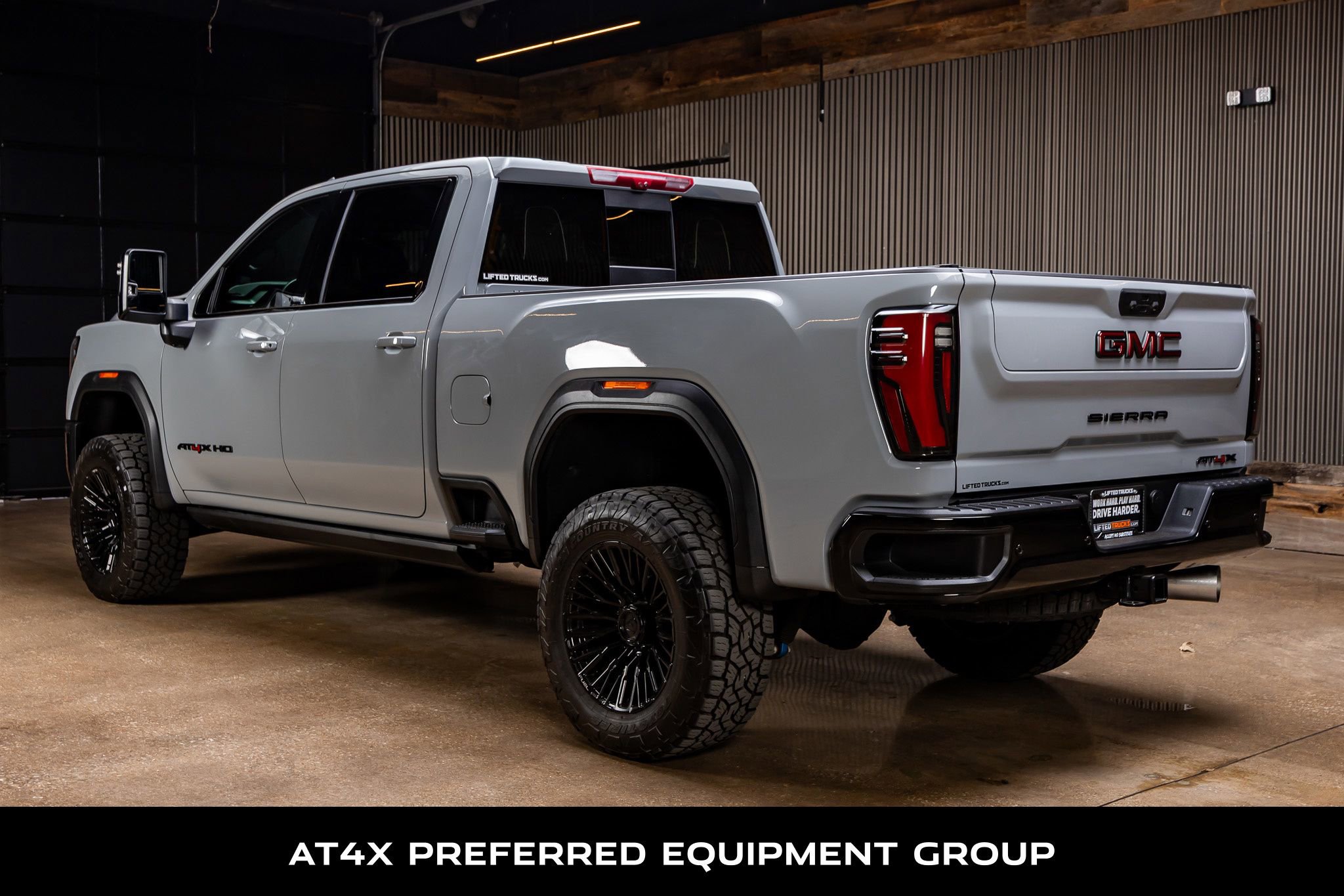 Used 2025 GMC Sierra 2500 AT4X image 6