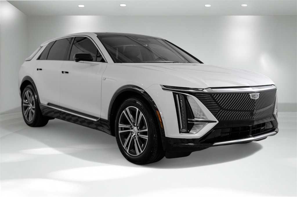 Used 2024 Cadillac Lyriq Luxury image 6