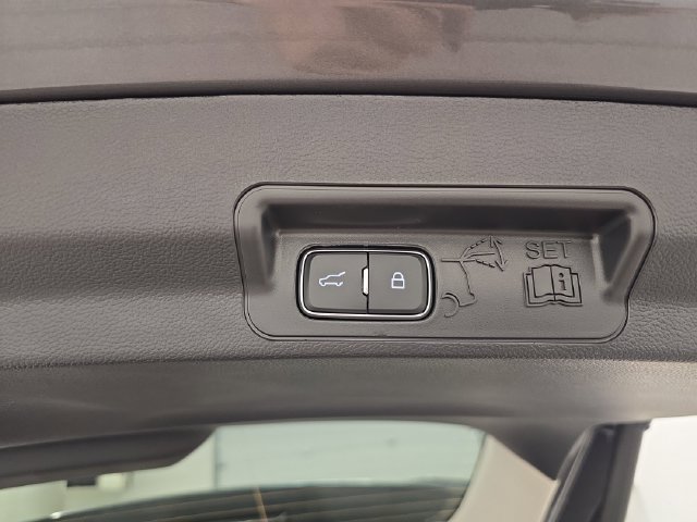 New 2026 Ford Explorer Active AWD/4WD image 18
