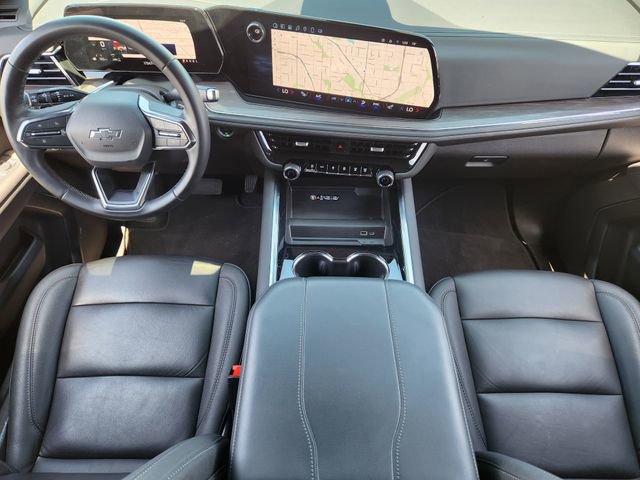 Used 2025 Chevrolet Suburban Z71 AWD/4WD image 11