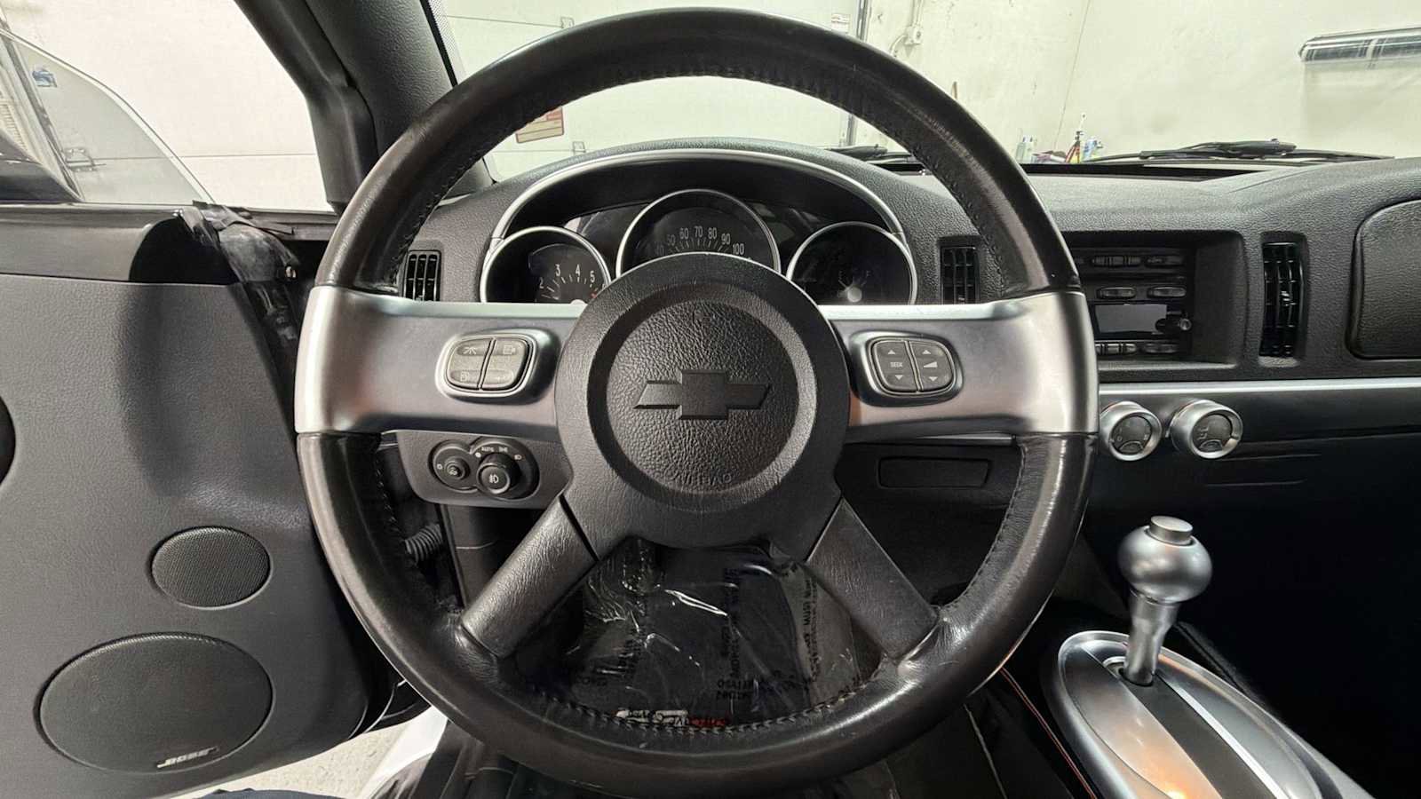 Used 2004 Chevrolet SSR w/ Preferred Equipment Group RWD image 16