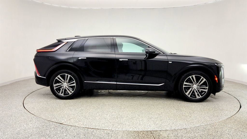 Used 2024 Cadillac Lyriq Luxury RWD image 4