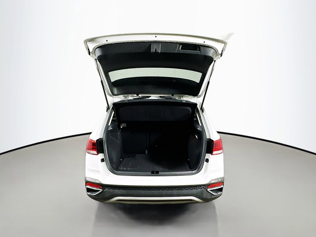 Used 2022 Volkswagen Taos SE image 31