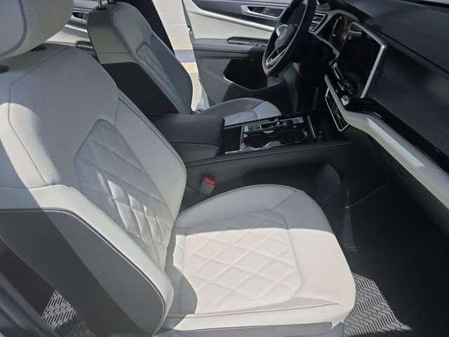 Used 2025 Volkswagen Atlas Cross Sport SEL Premium R-Line AWD/4WD image 11