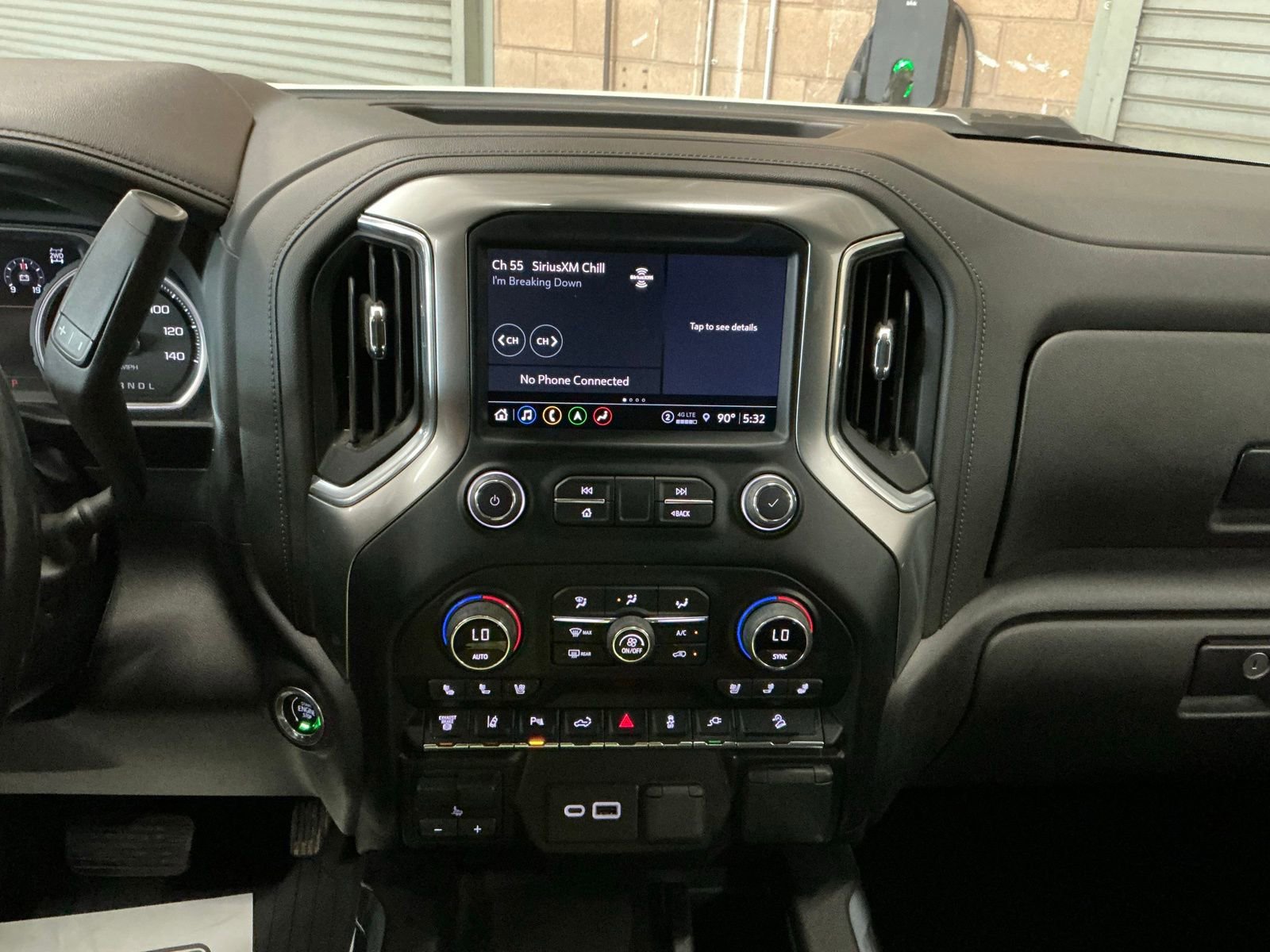 Used 2022 Chevrolet Silverado 2500 LTZ w/ LTZ Premium Package image 20