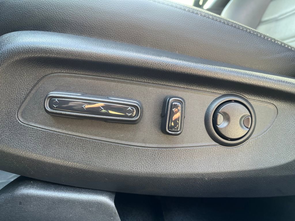 Used 2025 Honda CR-V EX-L image 24