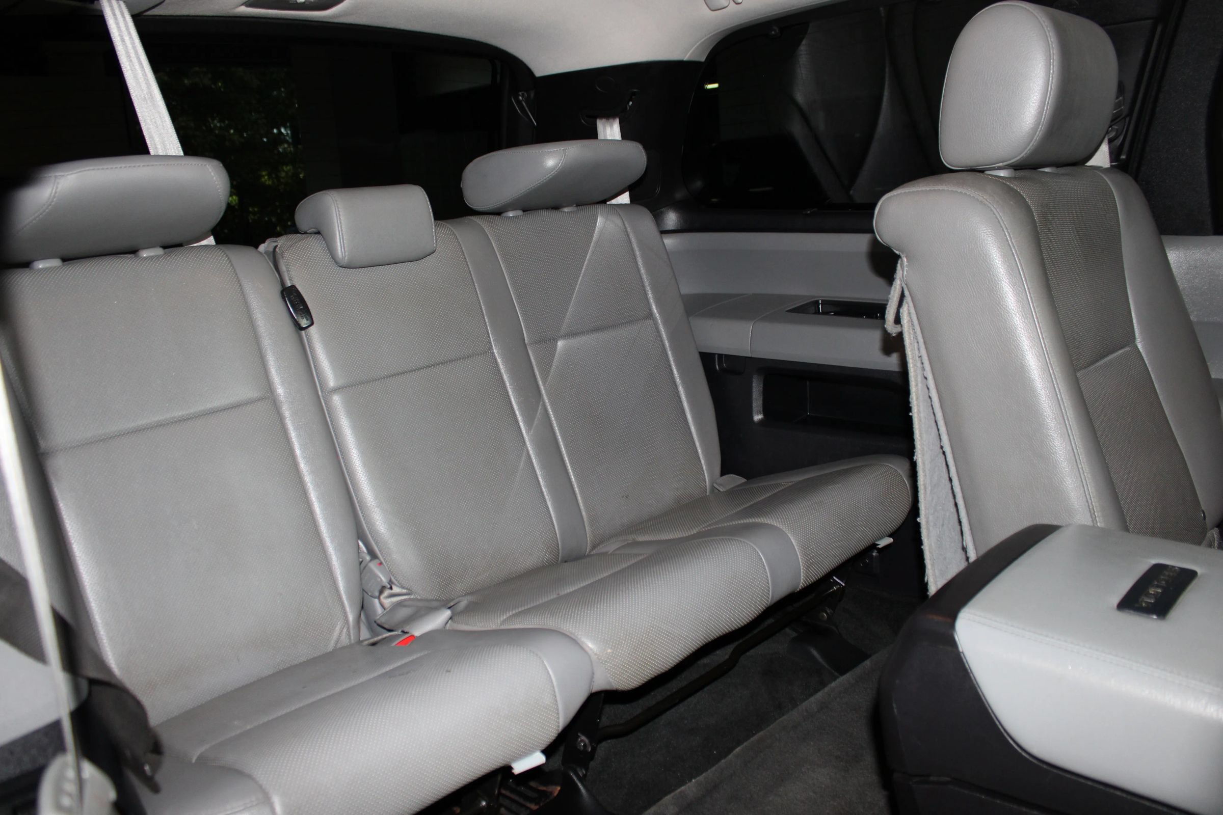 Used 2014 Toyota Sequoia Platinum RWD image 40