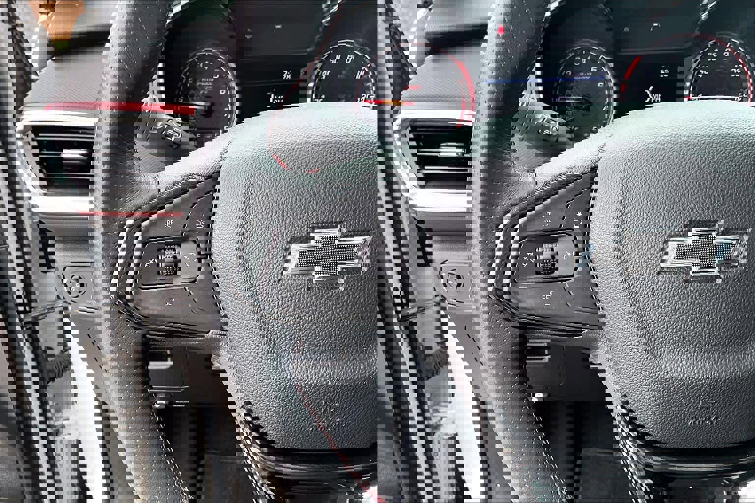 Used 2021 Chevrolet TrailBlazer RS w/ Technology Package FWD image 23