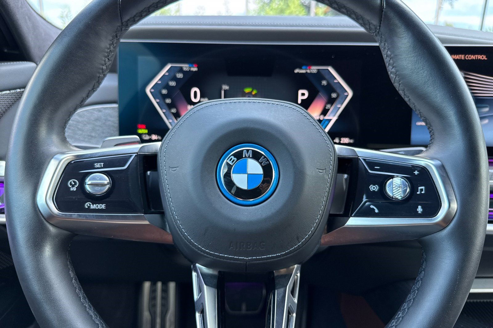Certified 2024 BMW i7 xDrive60 w/ Premium Package AWD/4WD image 29