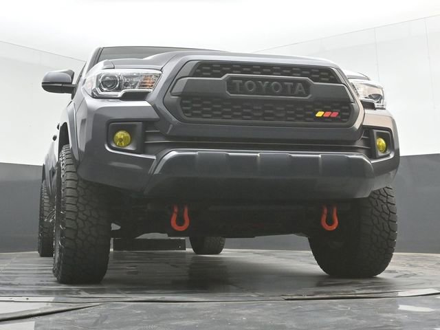 Used 2017 Toyota Tacoma TRD Sport AWD/4WD image 42