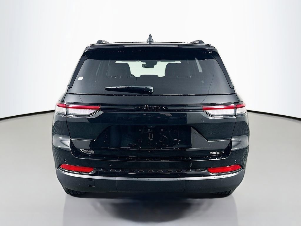 New 2025 Jeep Grand Cherokee Altitude image 6