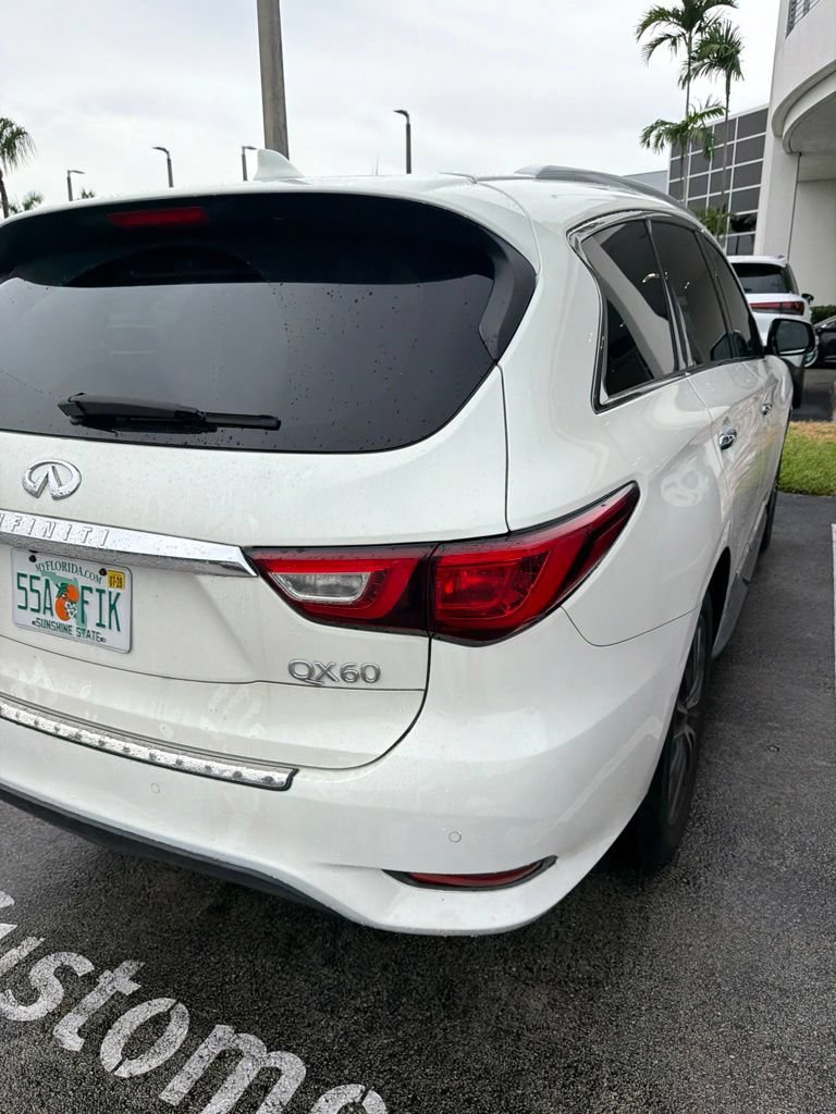 Used 2016 INFINITI QX60 Luxe w/ Premium Plus Package AWD/4WD image 4