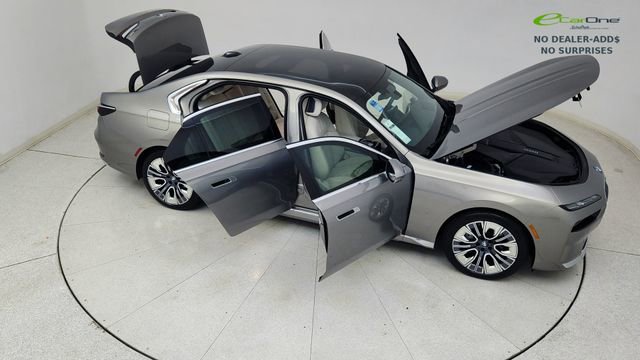 Used 2024 BMW i7 xDrive60 image 87