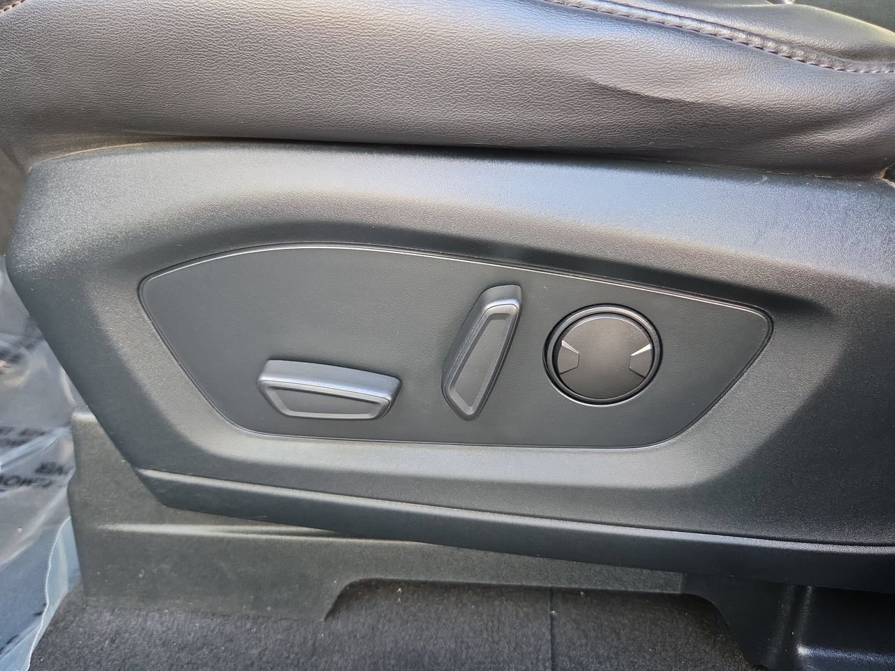 Used 2022 Ford Explorer XLT AWD/4WD image 21