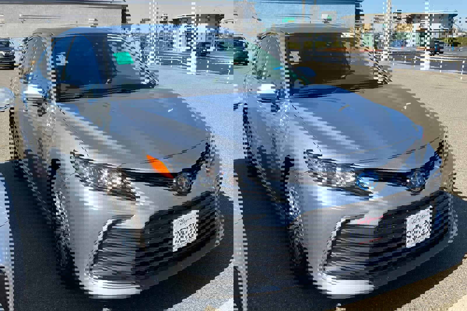 Used 2022 Toyota Camry LE image 3