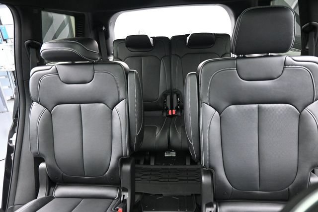 Used 2025 Jeep Grand Cherokee L Overland w/ Luxury Tech Group IV AWD/4WD image 21