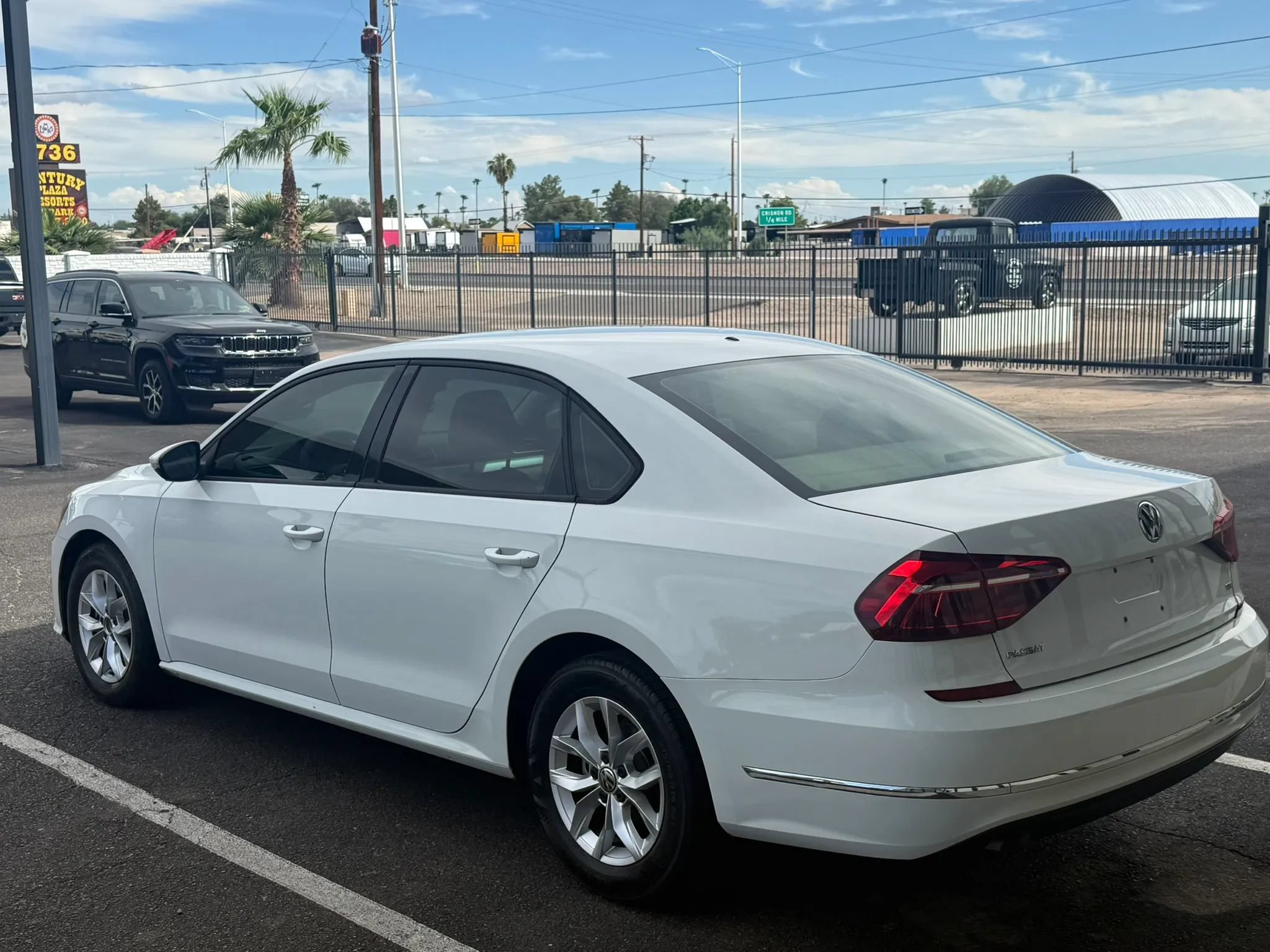 Used 2018 Volkswagen Passat 2.0T S FWD image 4