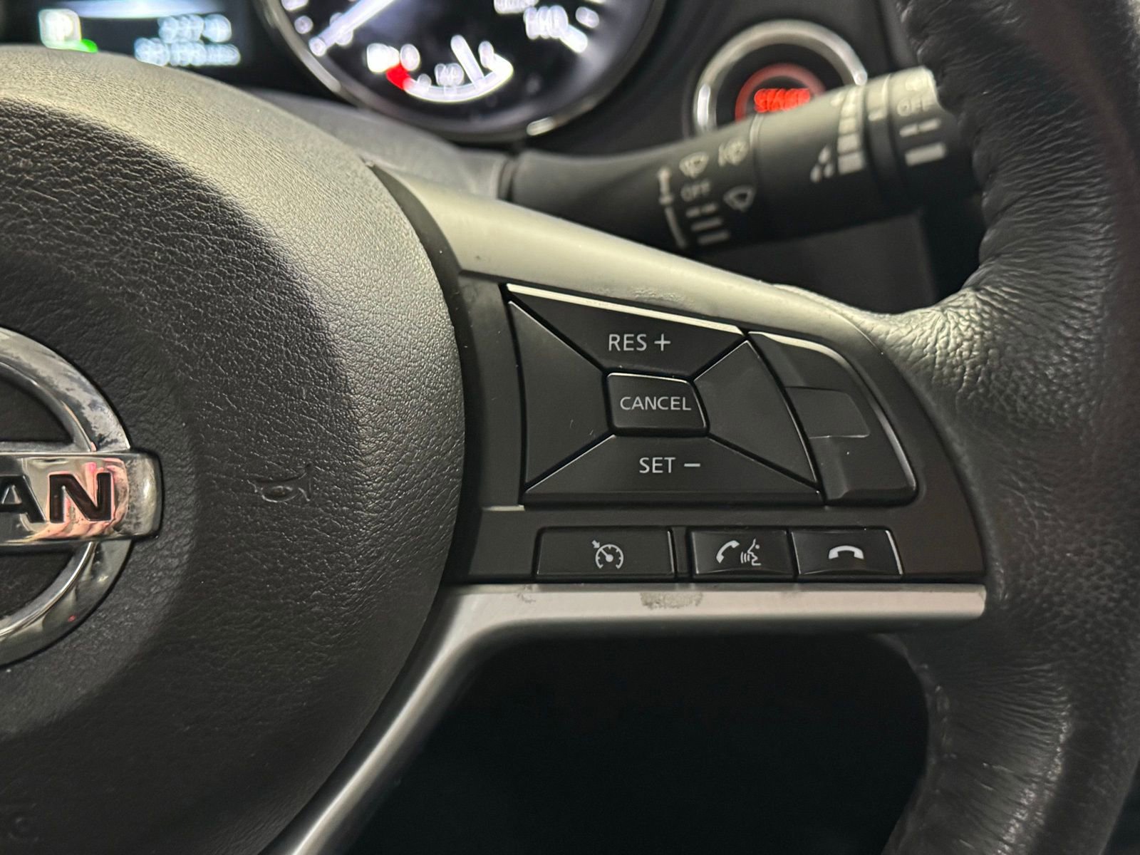 Used 2017 Nissan Rogue SL w/ SL Premium Package image 22