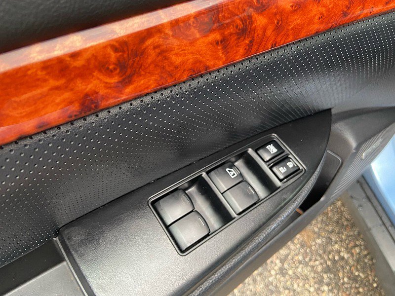 Used 2011 Subaru Outback 2.5i Limited w/ PWR Moonroof Pkg image 9