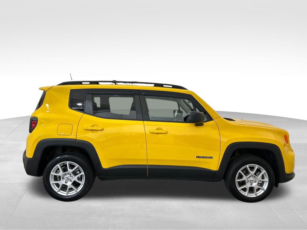 Used 2023 Jeep Renegade Latitude w/ Premium Group AWD/4WD image 6