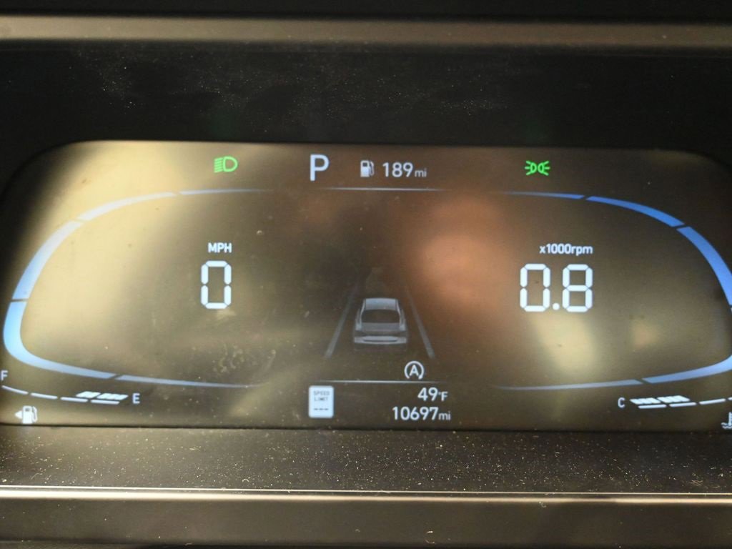 Certified 2025 Hyundai Elantra SE image 30