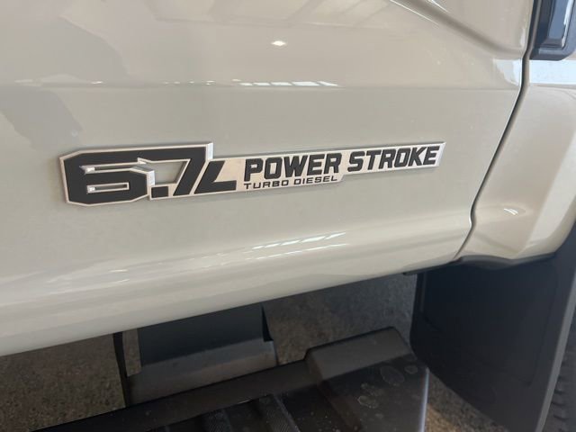 New 2026 Ford F350 Lariat w/ Black Appearance Package image 8