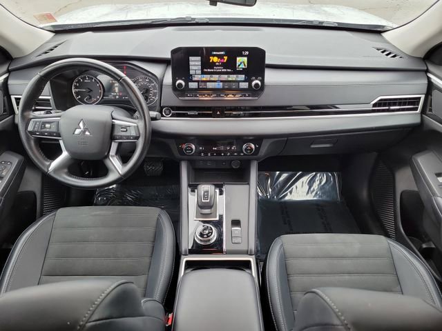 Used 2024 Mitsubishi Outlander SE image 17